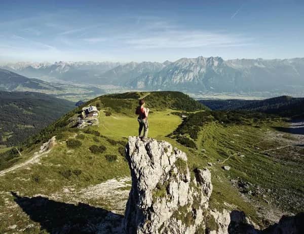 WANDERN & KLETTERN UM AXAMS
